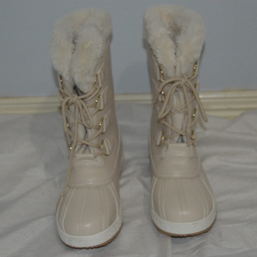 Boots - Picture 4 of 8